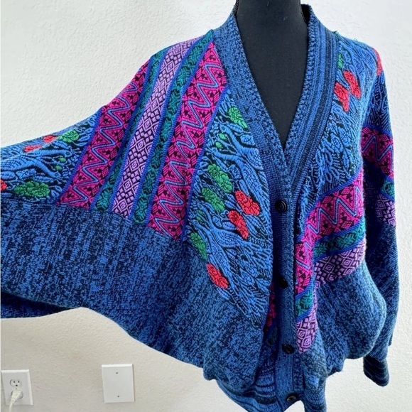 Sold‼️Big Jaguar Vintage 3D Knit Women’s Cardigan Sweater OS Batwing Sleeve - Picture 1 of 8